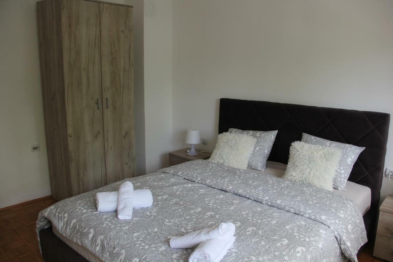 Apartman Kej Pirot Buitenkant foto