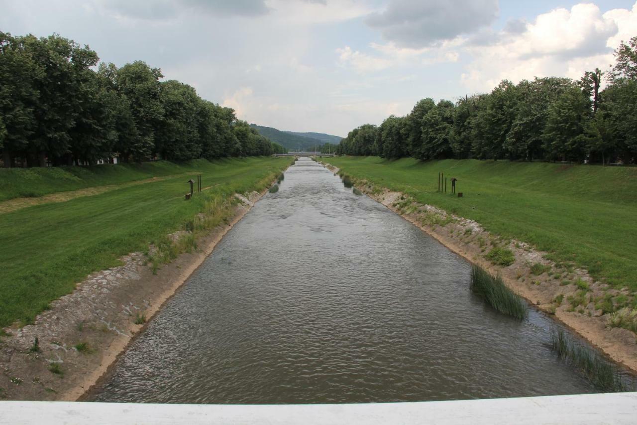 Apartman Kej Pirot Buitenkant foto