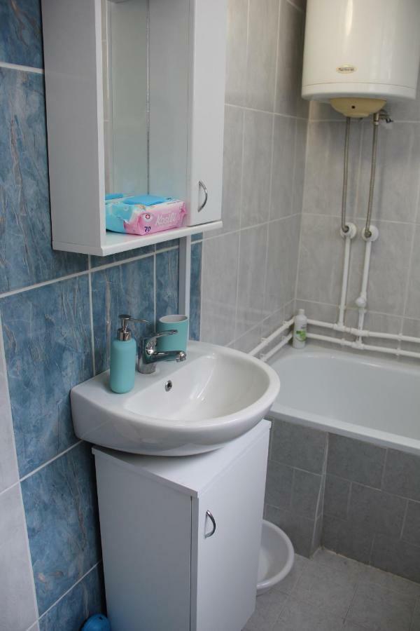 Apartman Kej Pirot Buitenkant foto